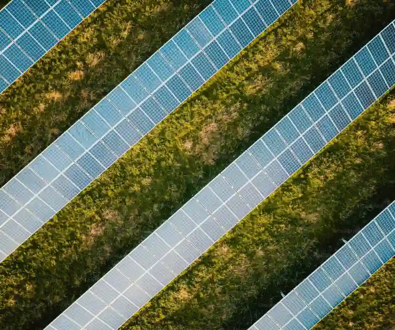 alt="Parcuri fotovoltaice"